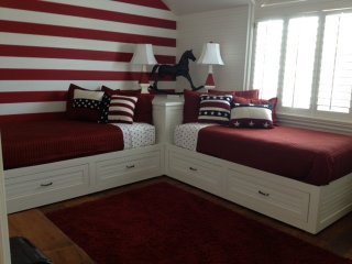 custom-corner-twin-beds custom-corner-twin-beds